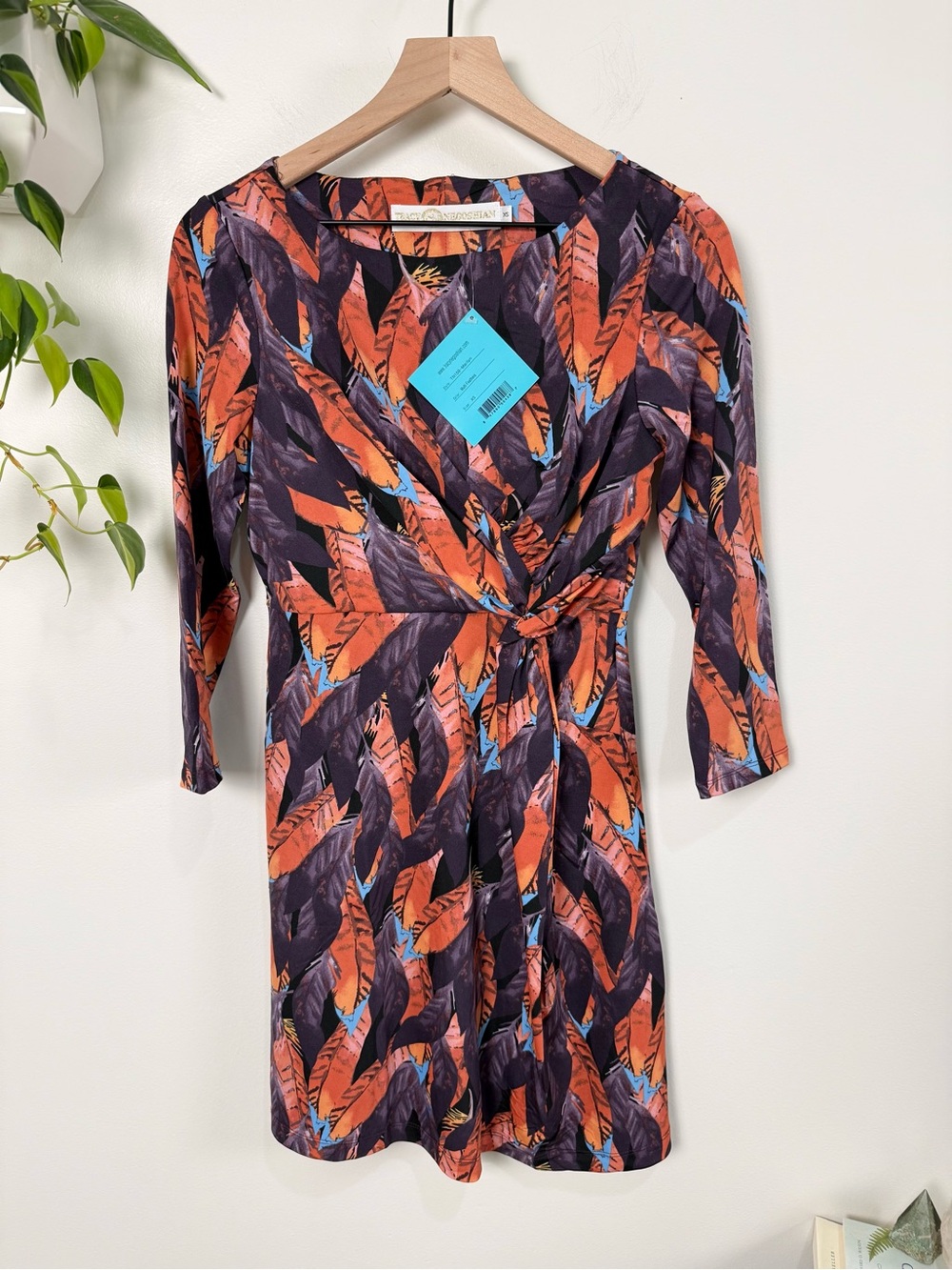 Tracy Negoshian Marilyn Multi Feathers Dress Size XS Resort Preppy Career Purple